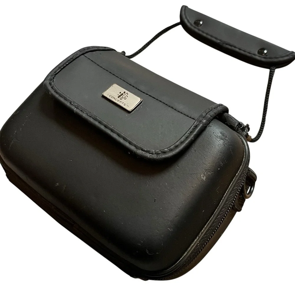 Concepts Digital Camera Case Bag With Carrying Strap Belt Loop Black Padded Zip